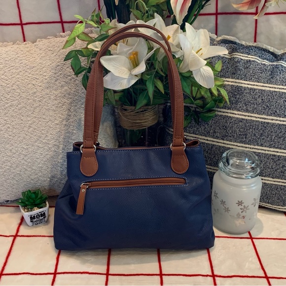 Alfred Dunner Leather Shoulder Bag - Picture 9 of 11